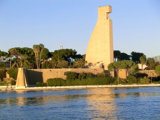 Monument to Italian Sailors